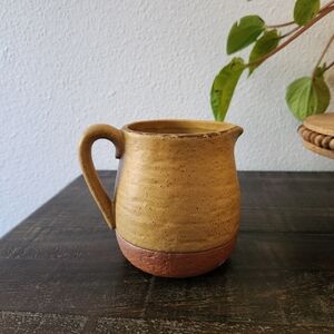 Creative Co-Op Stoneware Pitcher - Honey Mustard.